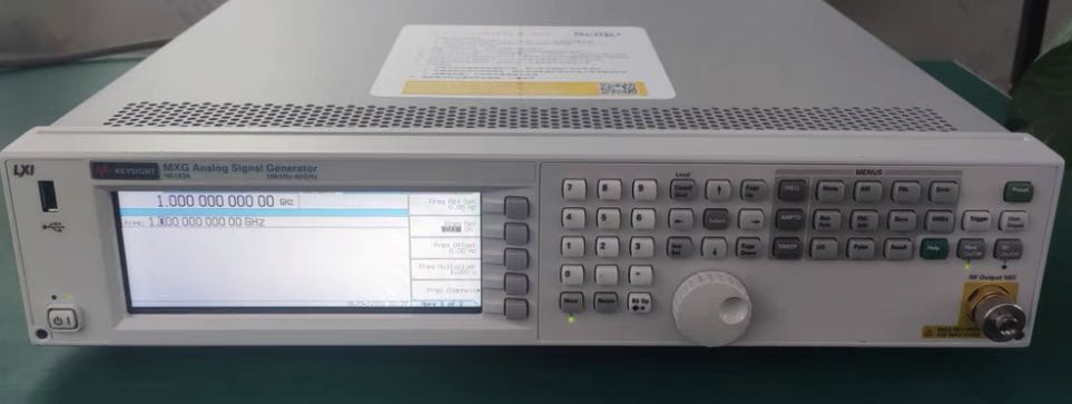 622ab1cad0f8f.jpg 信號(hào)源N5183A.jpg