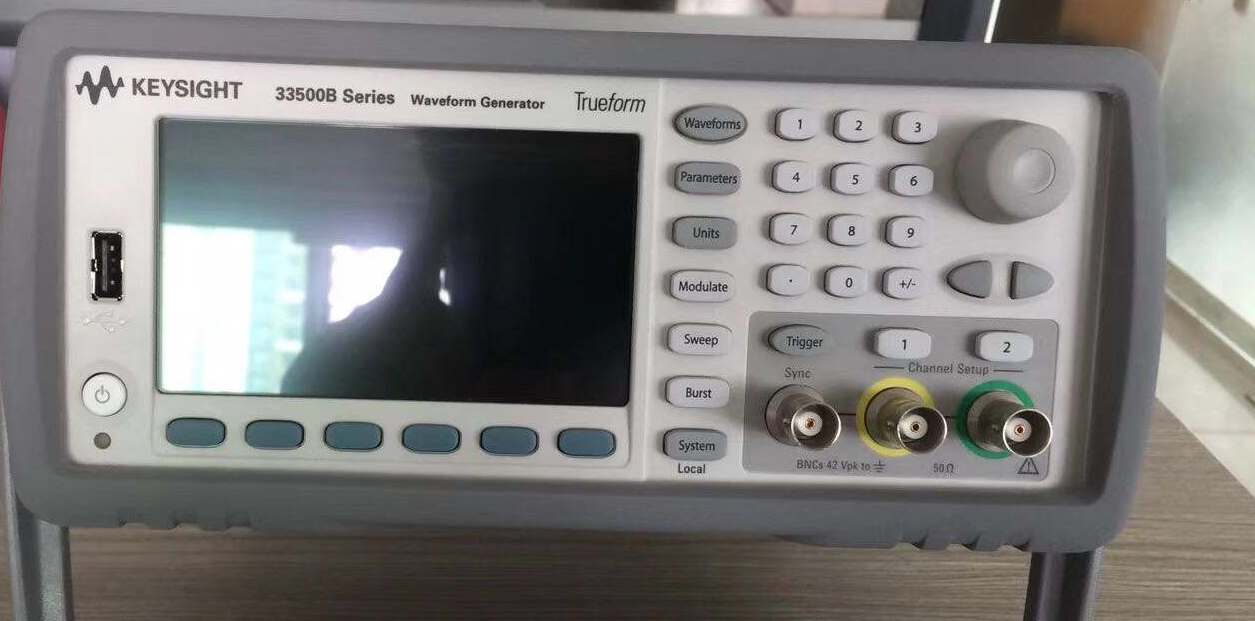 63633379b0664.jpg 函數信號發生器33522B 3.jpg