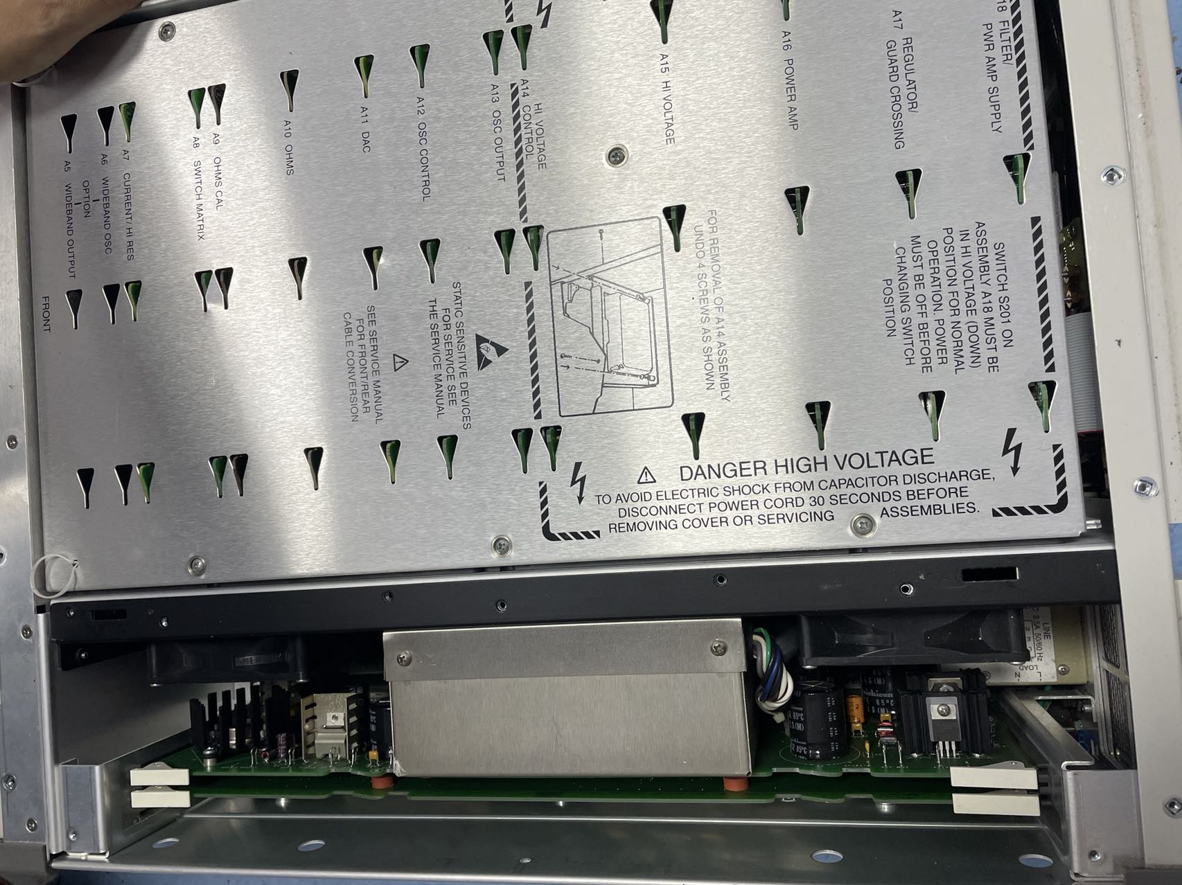 638012e08e8d6.jpg 維修多功能校準儀FLUKE5700A 2.jpg